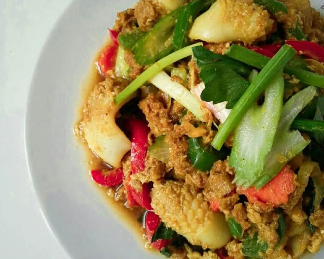 ผัดผงกะหรี่ Phad Pong Carie